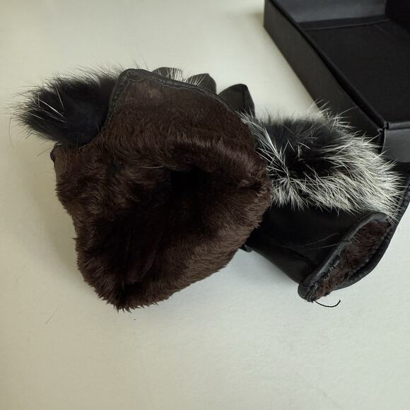 NIB Faux BlackLeather Gloves Faux Fur Pom Detail Mob Wife Aesthetic Women Size M - Picture 5 of 11